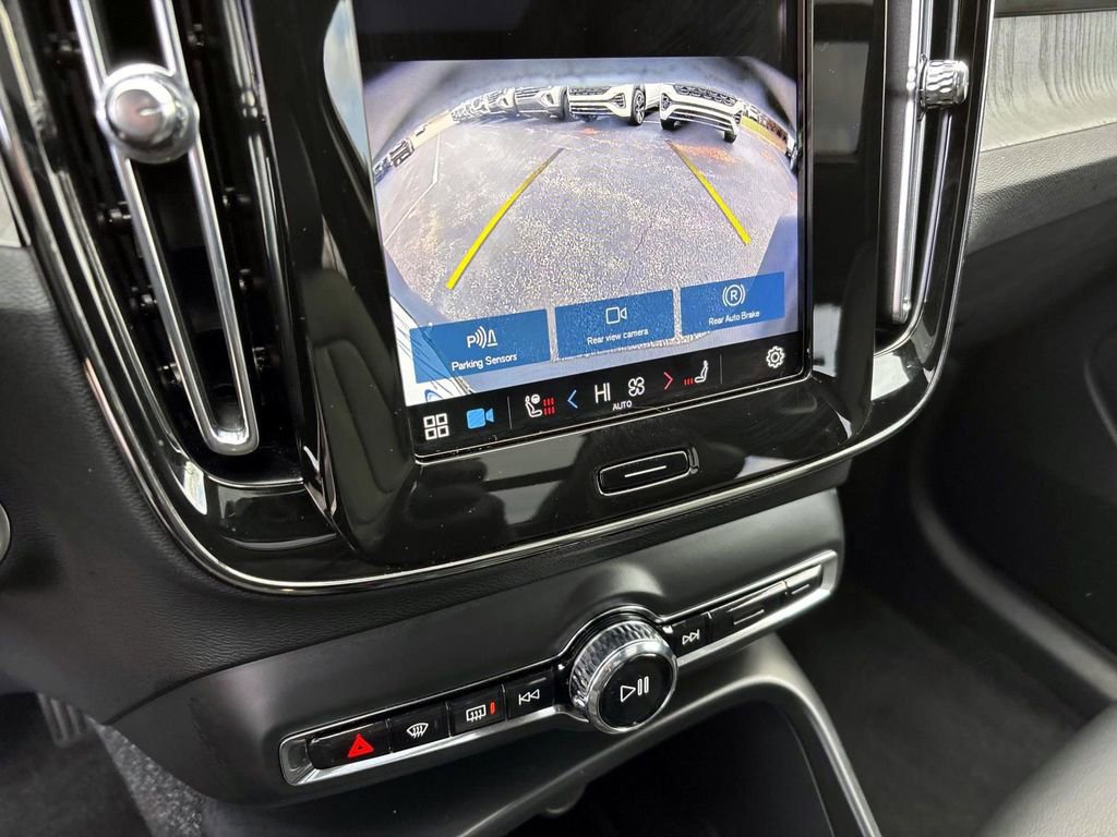 Used 2025 Volvo XC40 B5 Core w/ Protection Package Premier image 21