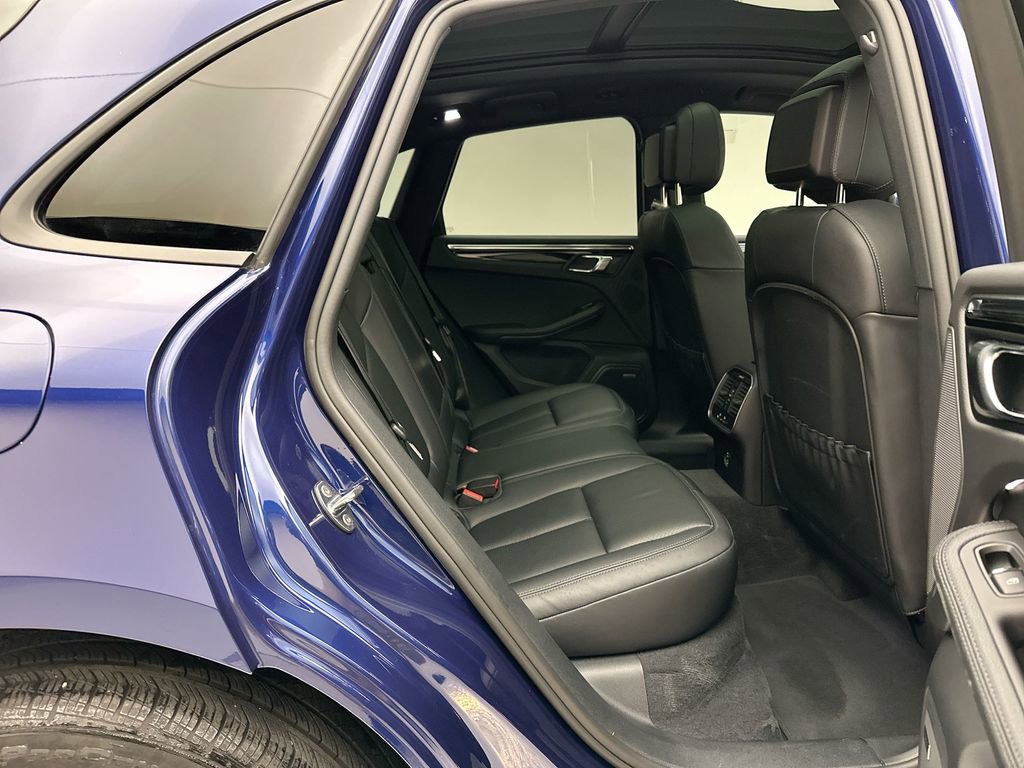Used 2024 Porsche Macan image 7