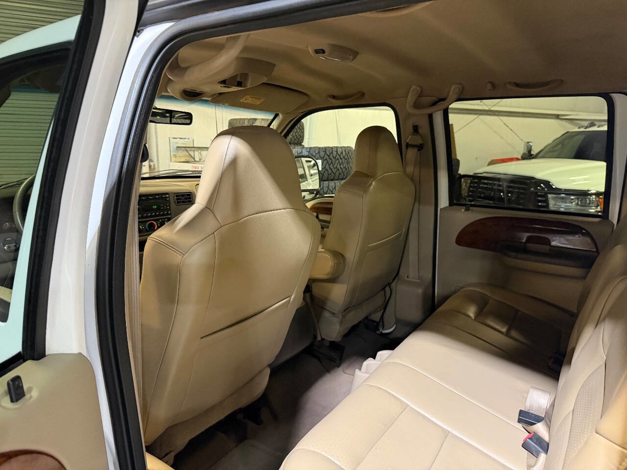 Used 2002 Ford F350 Lariat image 46