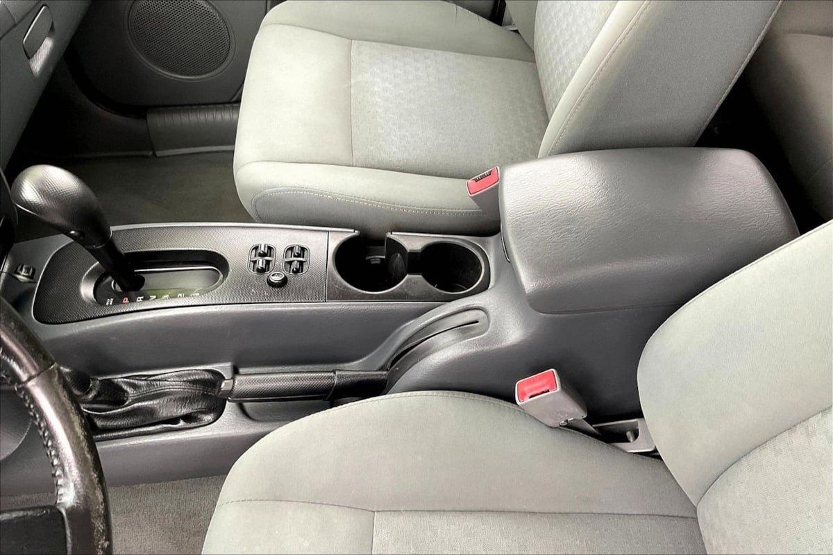 Used 2005 Jeep Liberty Sport AWD/4WD image 10
