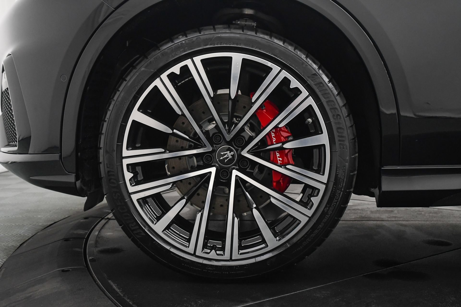 Used 2025 Maserati Grecale Modena AWD/4WD image 31