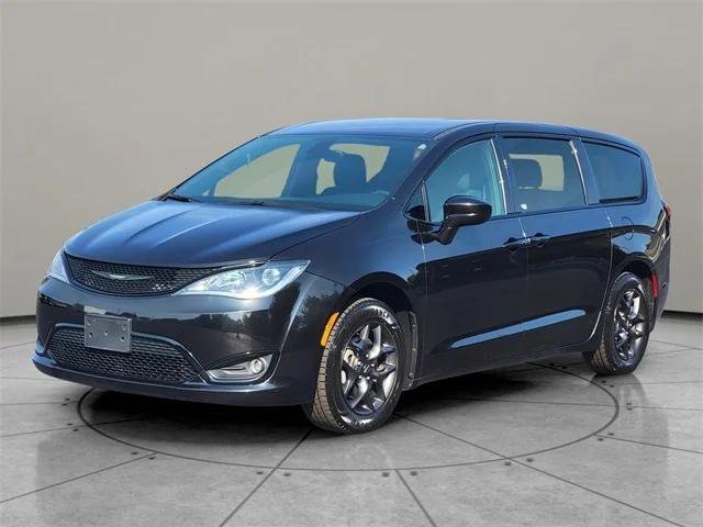 Certified 2019 Chrysler Pacifica Touring Plus w/ S Appearance Package FWD image 3