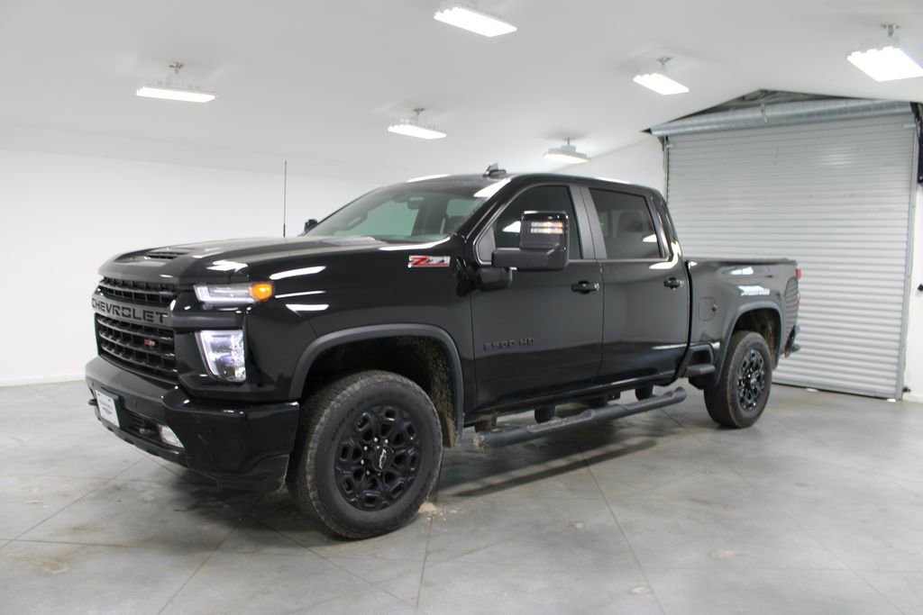 Used 2023 Chevrolet Silverado 2500 LT w/ Midnight Edition image 4