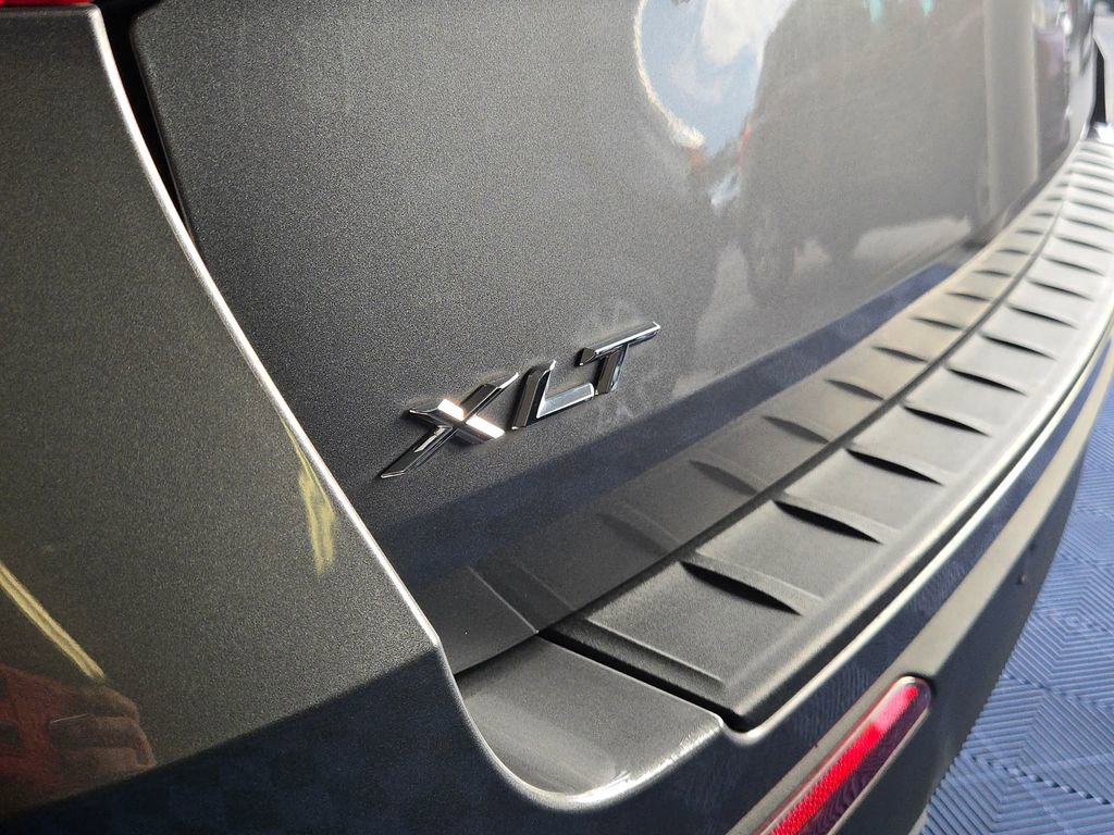 Used 2022 Ford Explorer XLT w/ Equipment Group 202A image 30