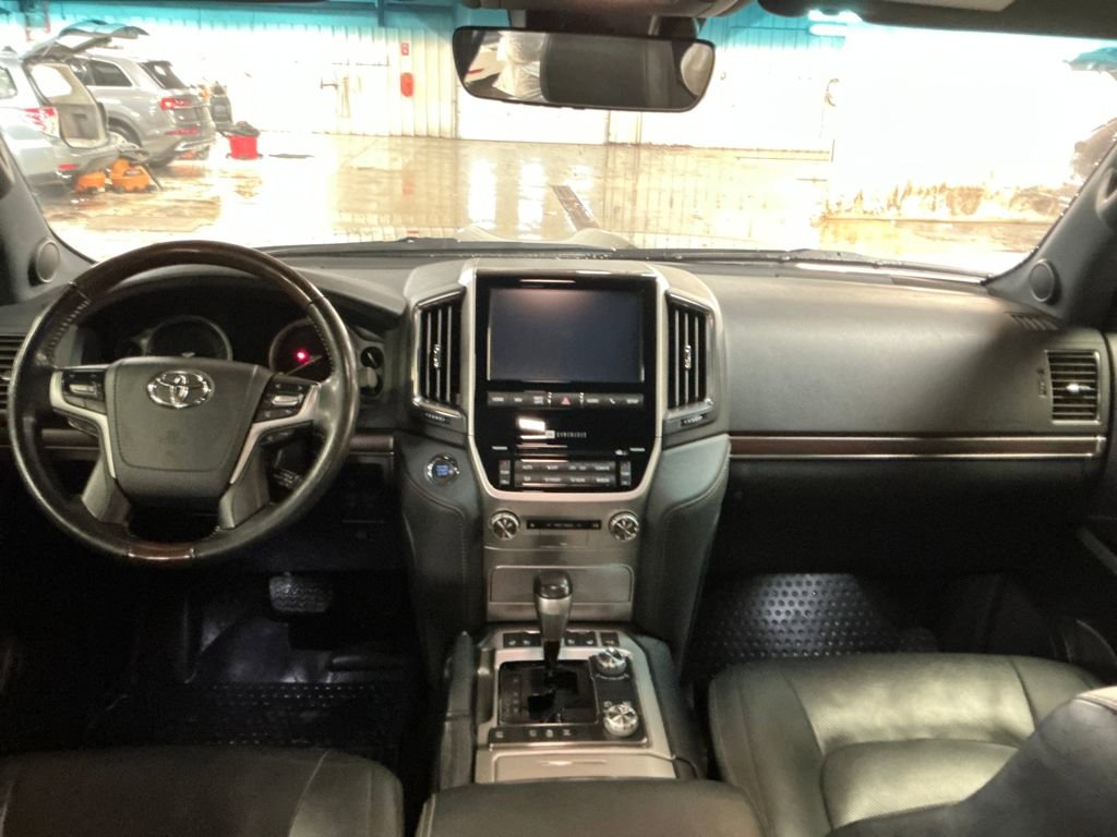 Certified 2021 Toyota Land Cruiser Heritage Edition image 12