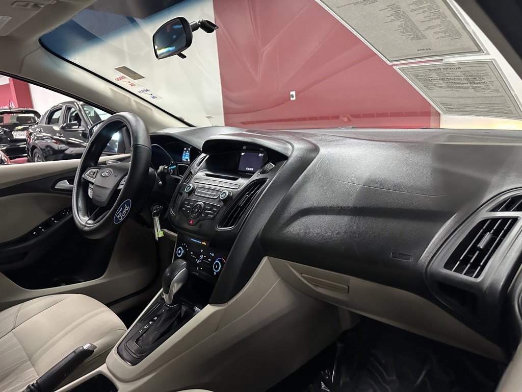 Used 2017 Ford Focus SE image 31