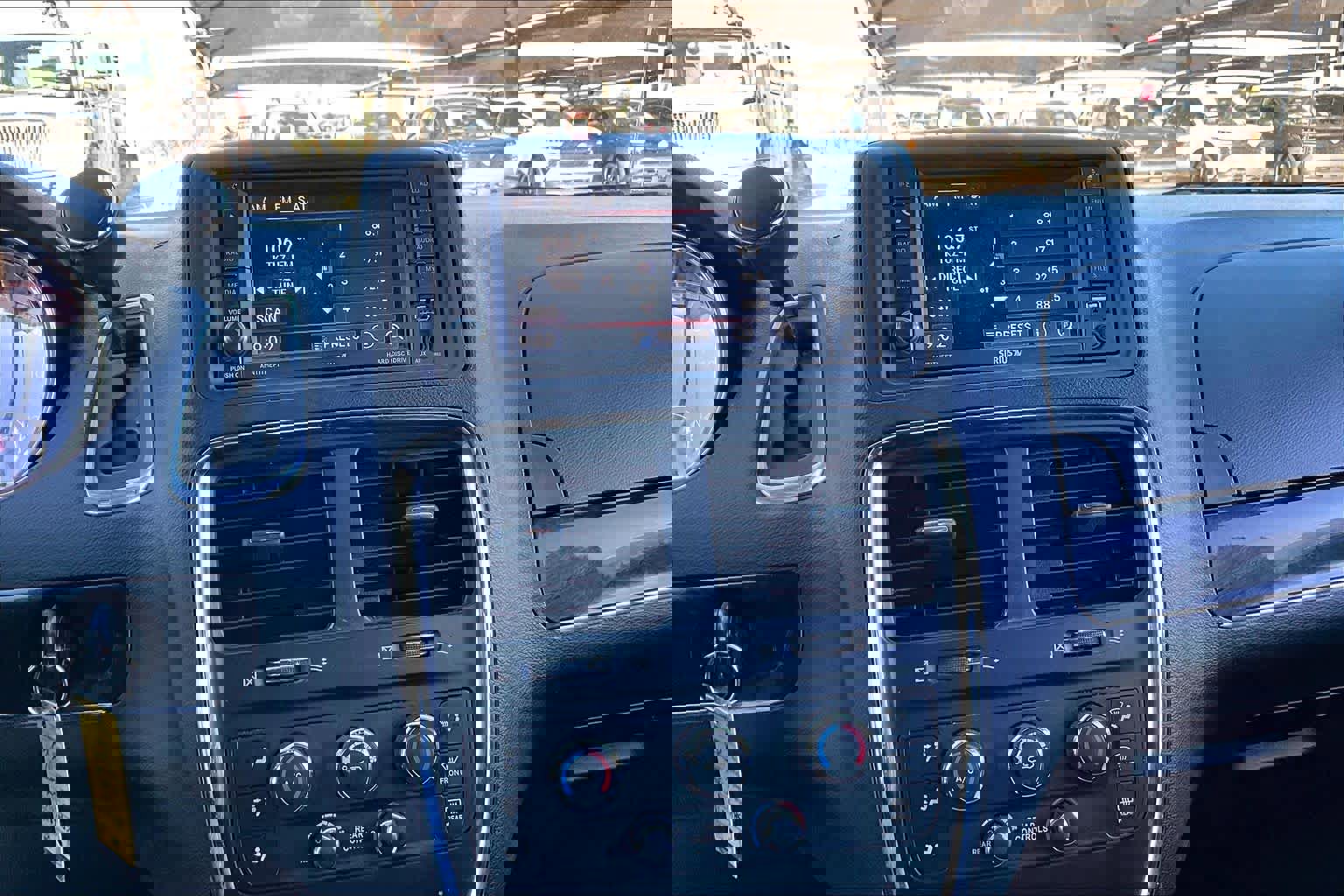 Used 2016 Dodge Grand Caravan SE image 28