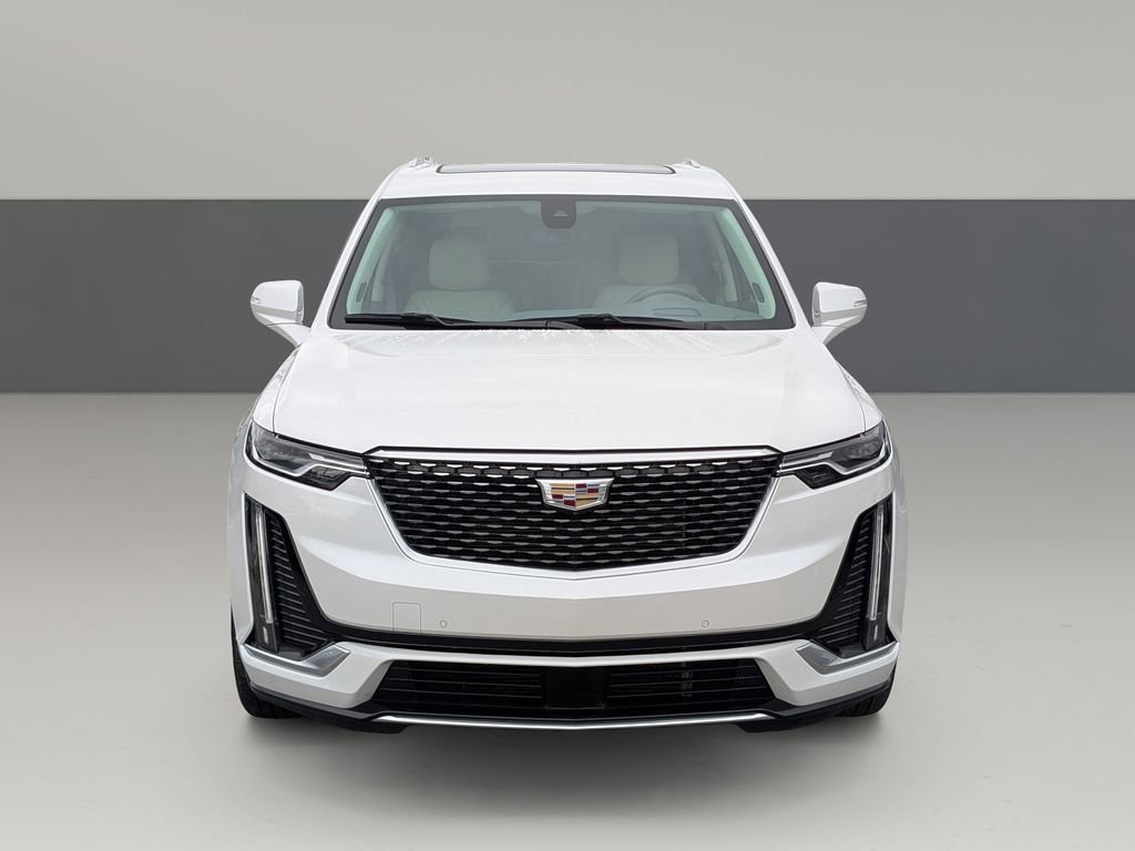 Used 2022 Cadillac XT6 Premium Luxury w/ Technology Package image 3
