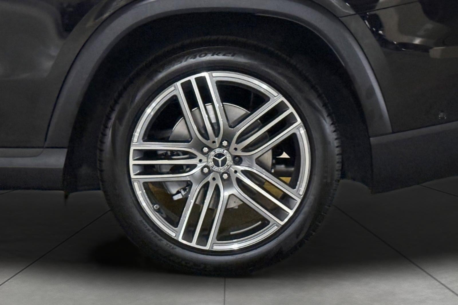 New 2026 Mercedes-Benz GLS 450 4MATIC image 25