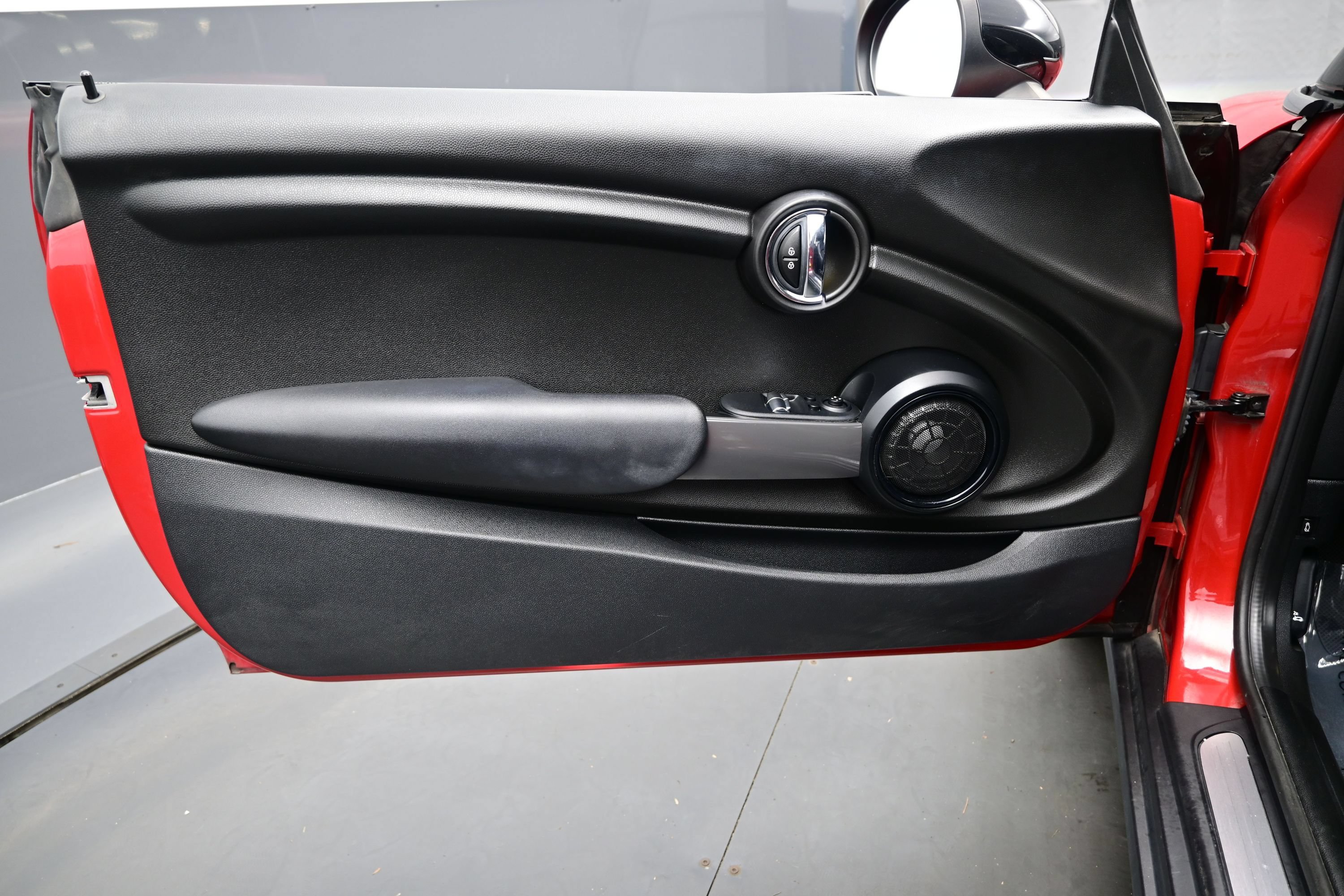 Used 2015 MINI Cooper 2-Door Hardtop FWD image 9
