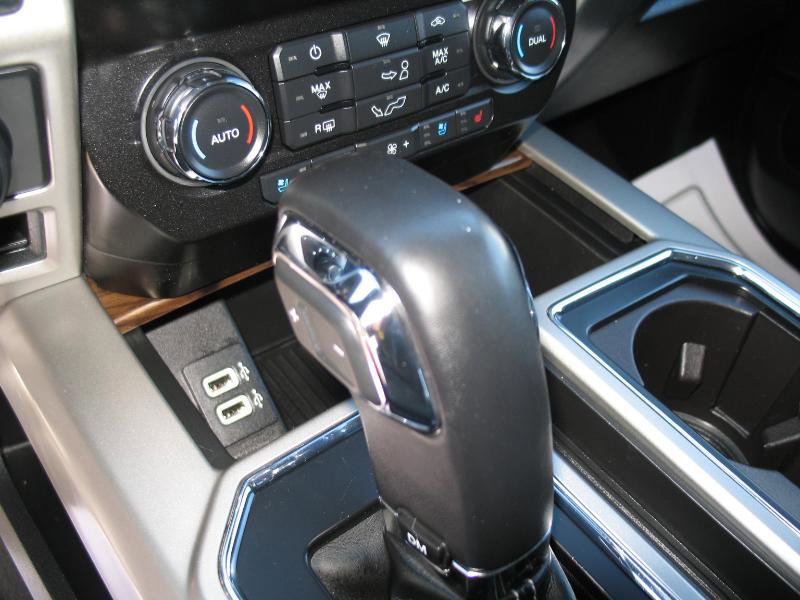 Used 2019 Ford F150 Lariat w/ Trailer Tow Package image 29