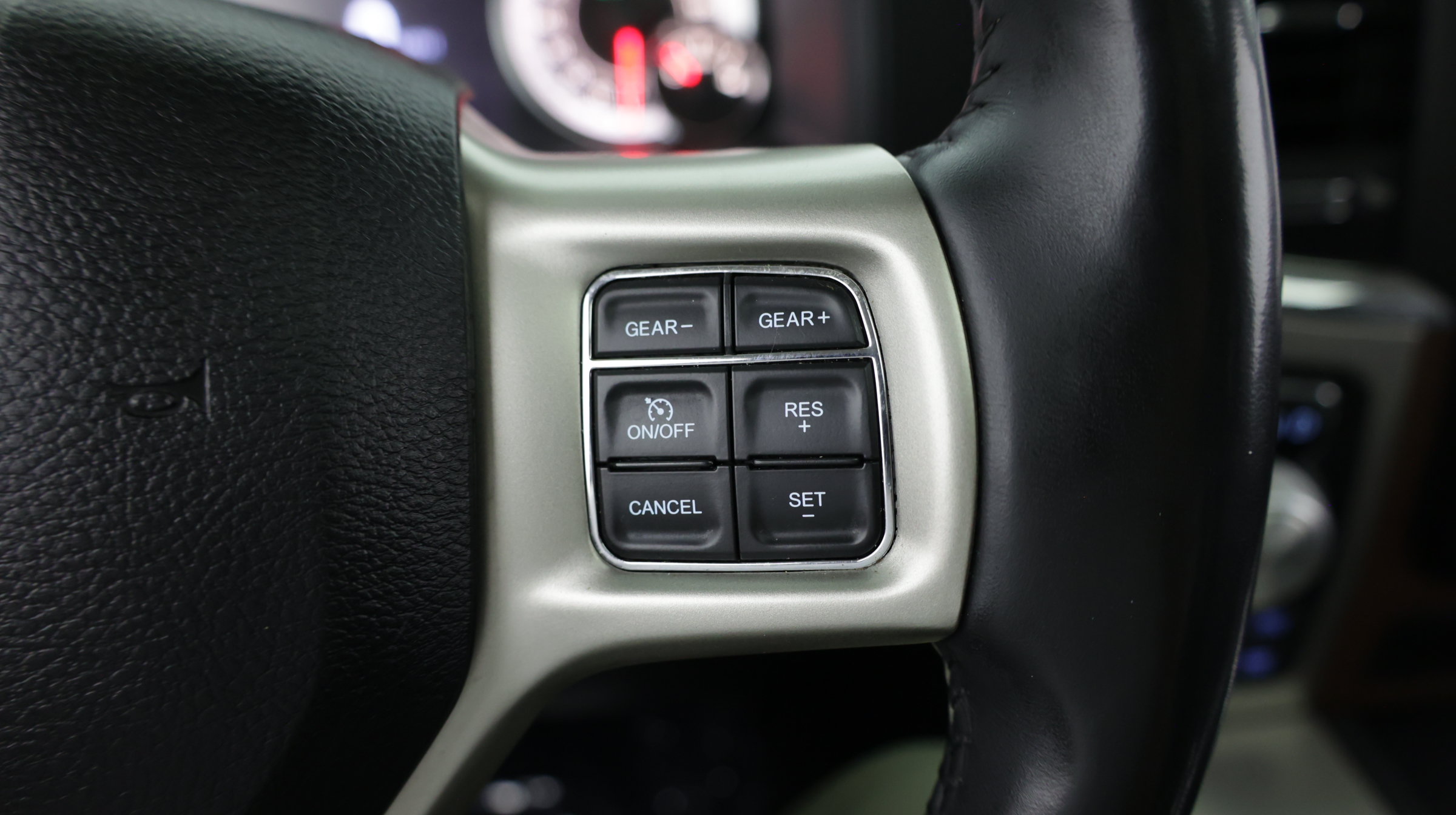Used 2017 RAM 1500 Laramie w/ Convenience Group AWD/4WD image 26