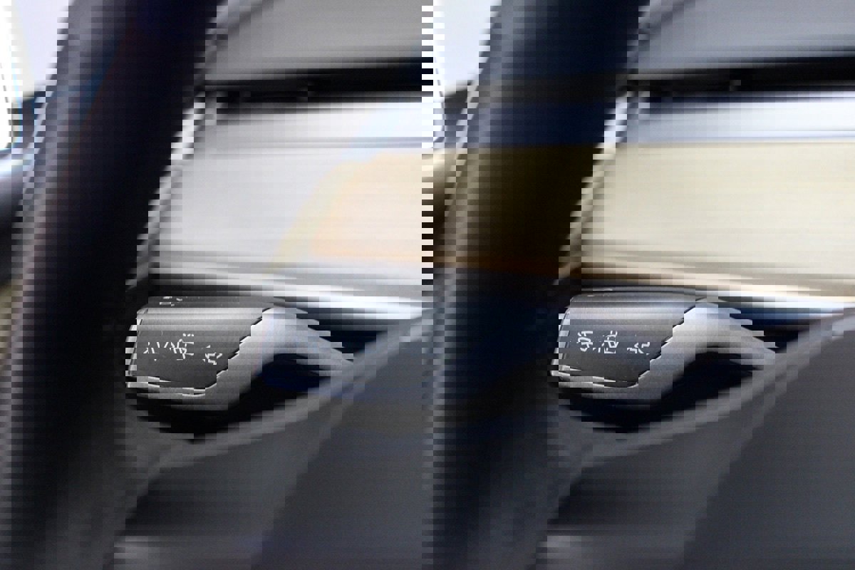 Used 2023 Tesla Model Y Long Range image 31