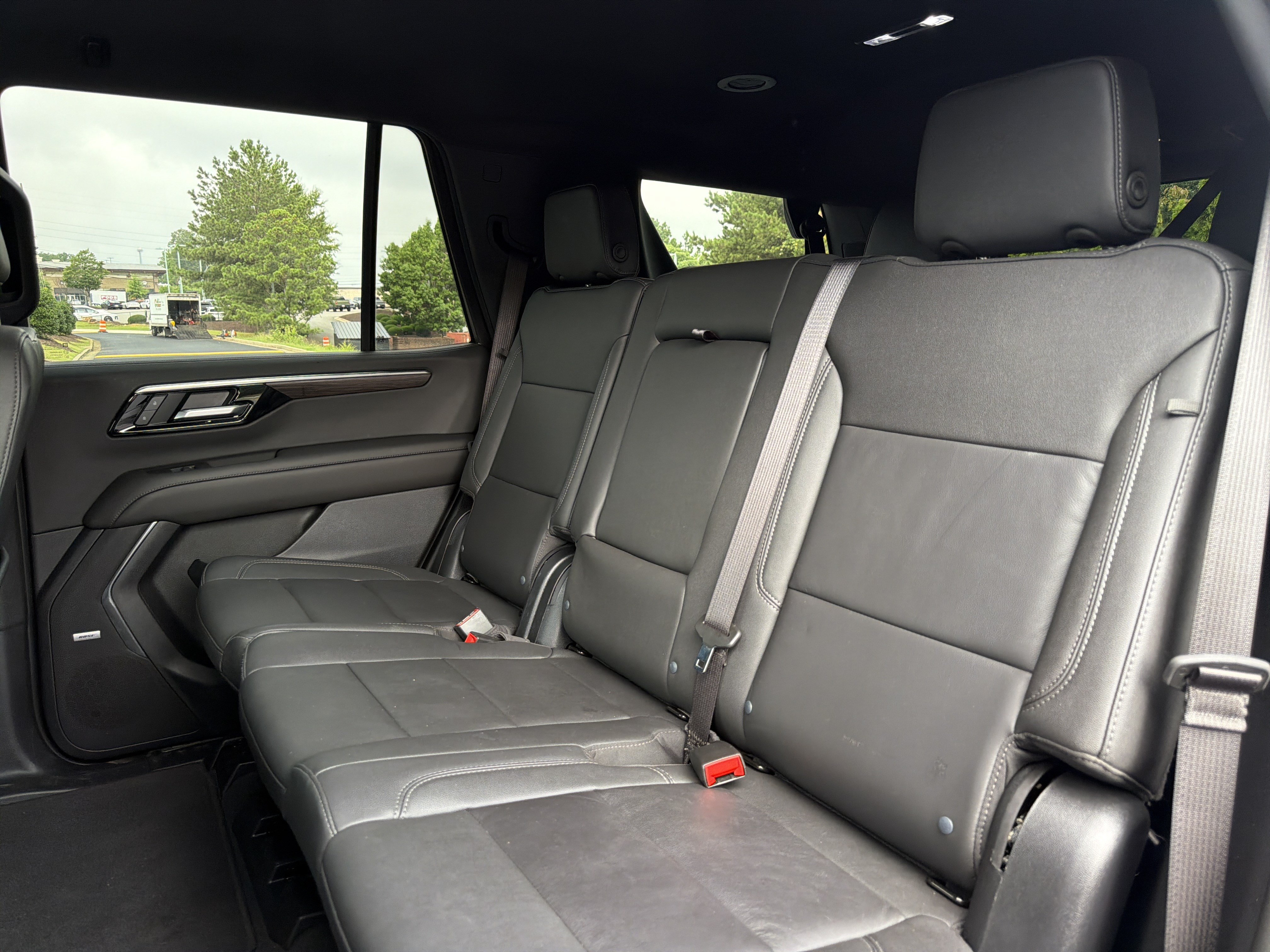 Used 2025 Chevrolet Tahoe Z71 w/ Comfort Package AWD/4WD image 8
