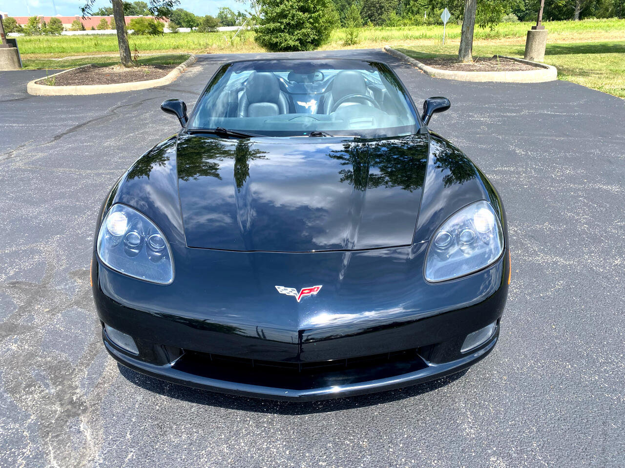 Used 2005 Chevrolet Corvette Convertible w/ Preferred Equipment Group image 3