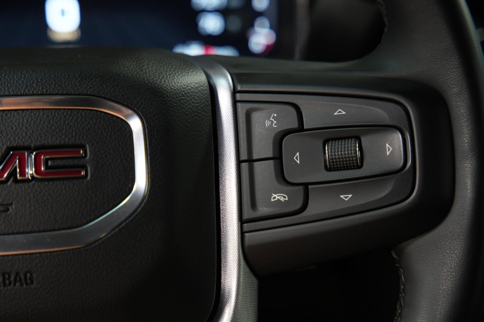 Used 2024 GMC Sierra 2500 SLT w/ SLT Convenience Package image 33