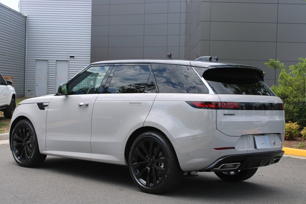 New 2026 Land Rover Range Rover Sport Dynamic SE AWD/4WD image 7
