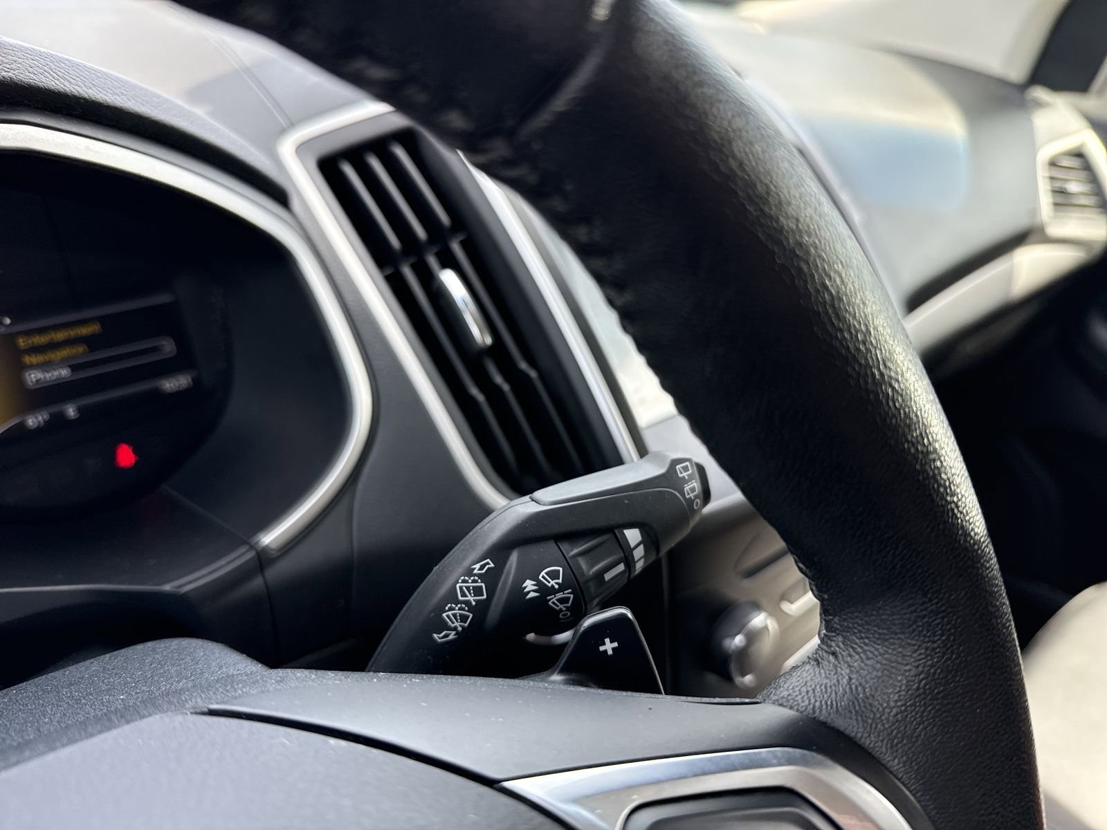 Used 2016 Ford Edge SEL w/ Equipment Group 201A AWD/4WD image 33