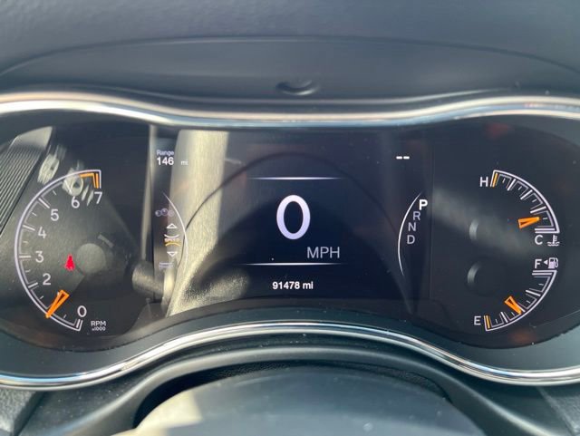 Certified 2019 Jeep Grand Cherokee Laredo AWD/4WD image 21