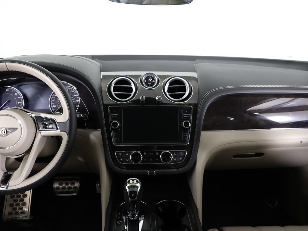Used 2020 Bentley Bentayga Plug-In Hybrid AWD/4WD image 55
