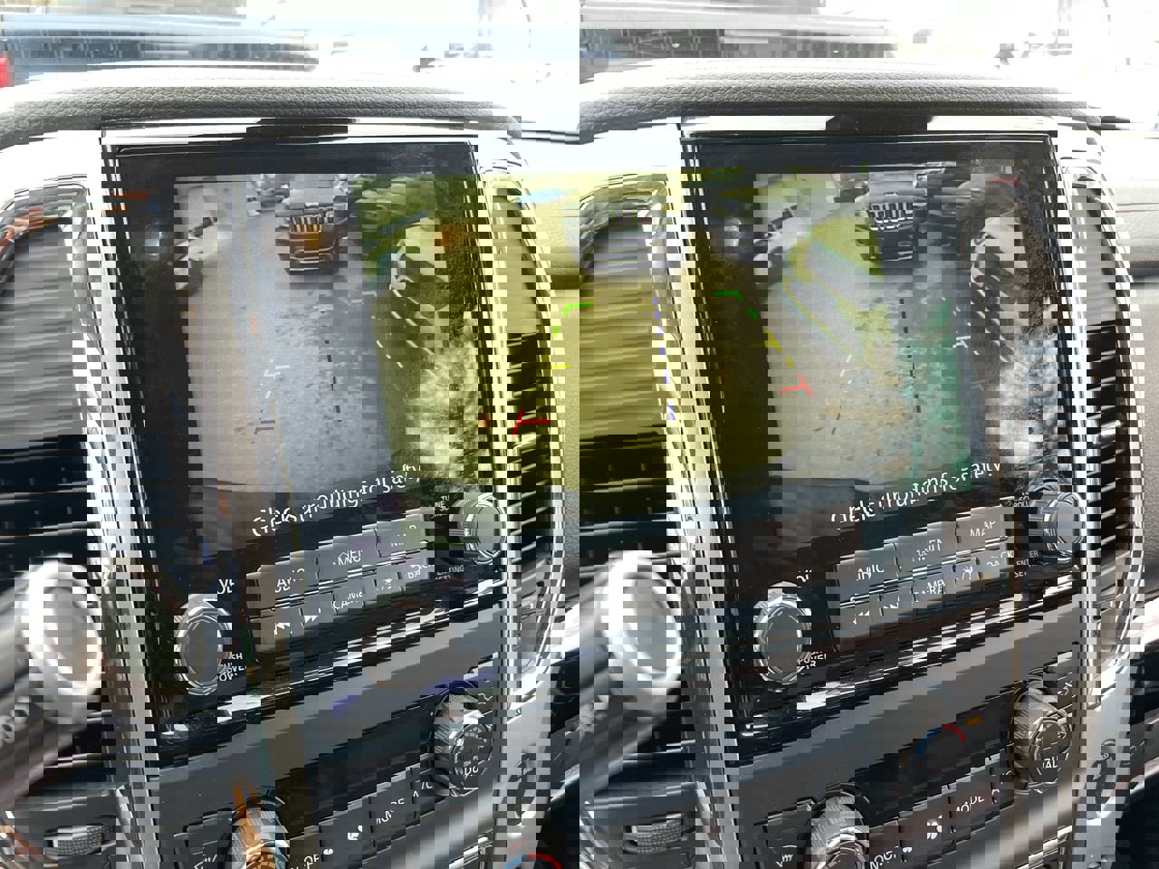 Used 2021 Nissan Titan SV w/ SV Convenience Package image 33