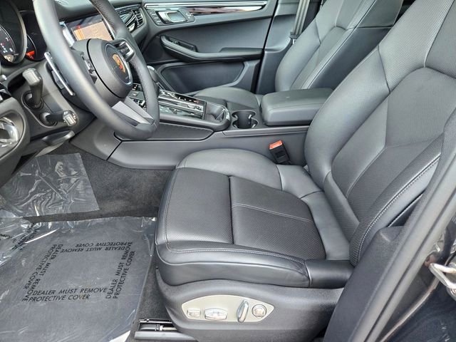 Used 2025 Porsche Macan image 26
