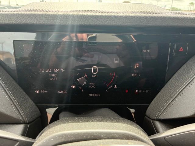 Used 2025 GMC Yukon XL Denali AWD/4WD image 14