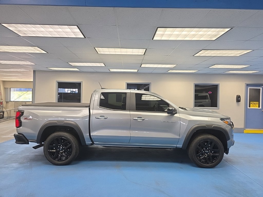 Certified 2024 Chevrolet Colorado Z71 w/ Z71 Convenience Package 2 AWD/4WD image 2