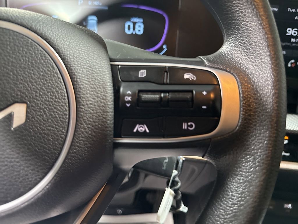 Used 2025 Kia Sportage LX image 24