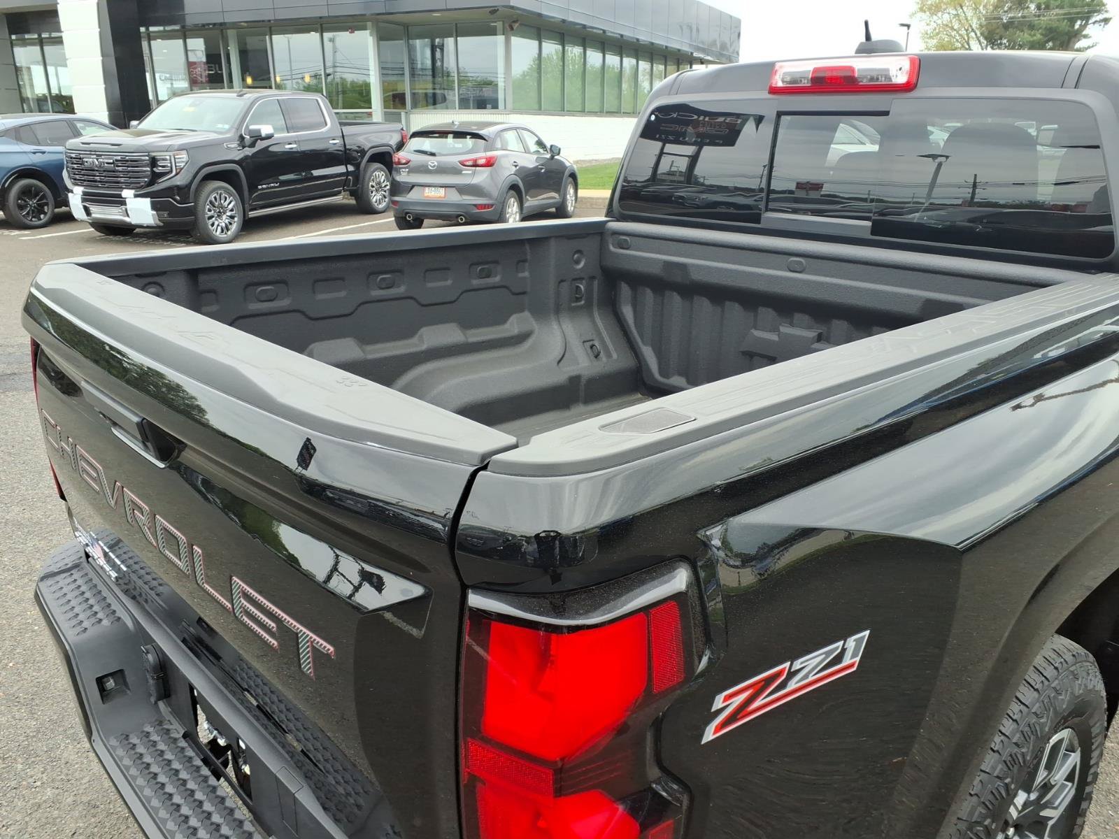 Used 2023 Chevrolet Colorado Z71 w/ Z71 Convenience Package 2 AWD/4WD image 19