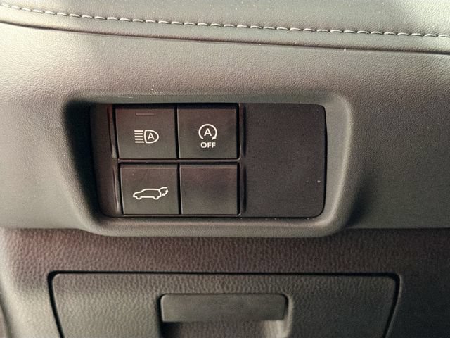 Certified 2025 Toyota Highlander XLE FWD image 10