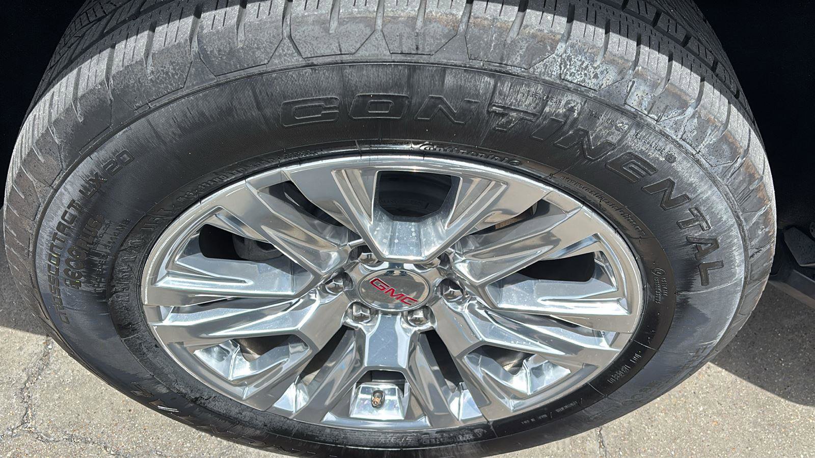 Used 2025 GMC Yukon Denali AWD/4WD image 10
