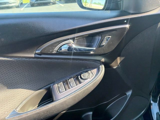 Used 2018 Chevrolet Malibu LT FWD image 27
