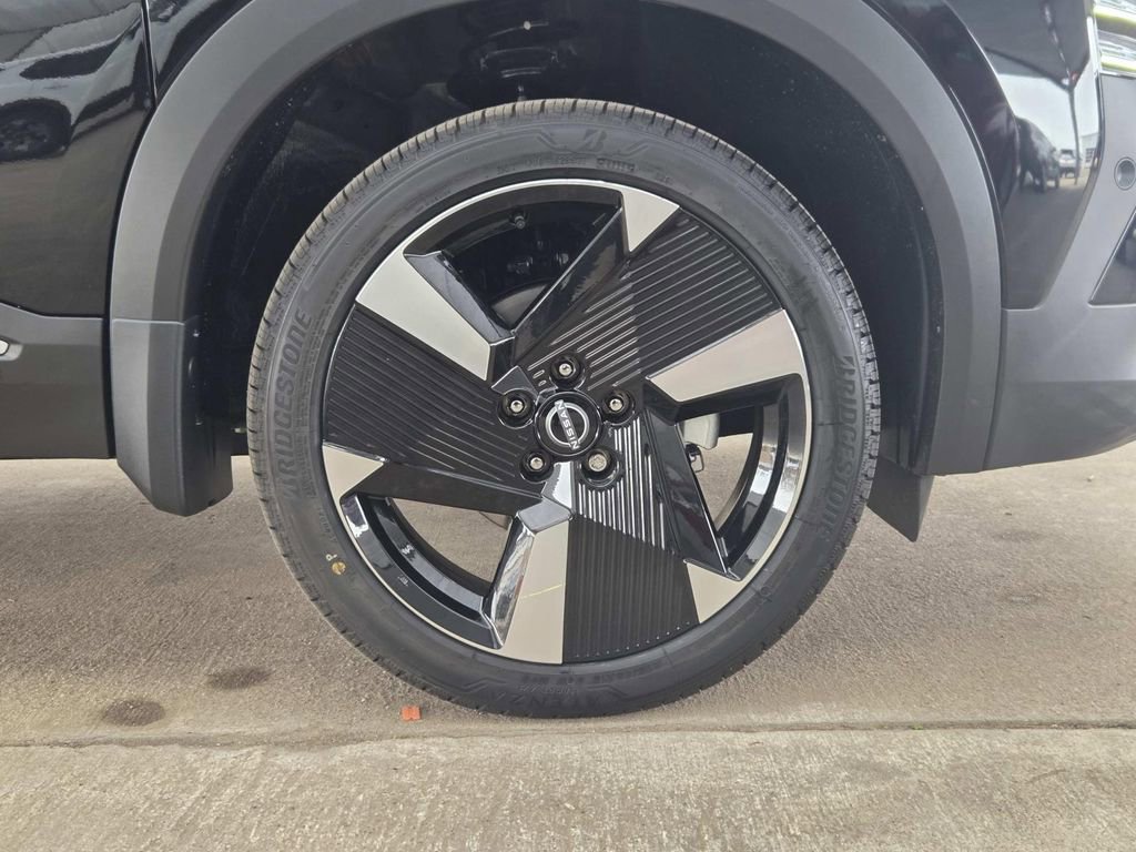New 2026 Nissan Kicks SR FWD image 14