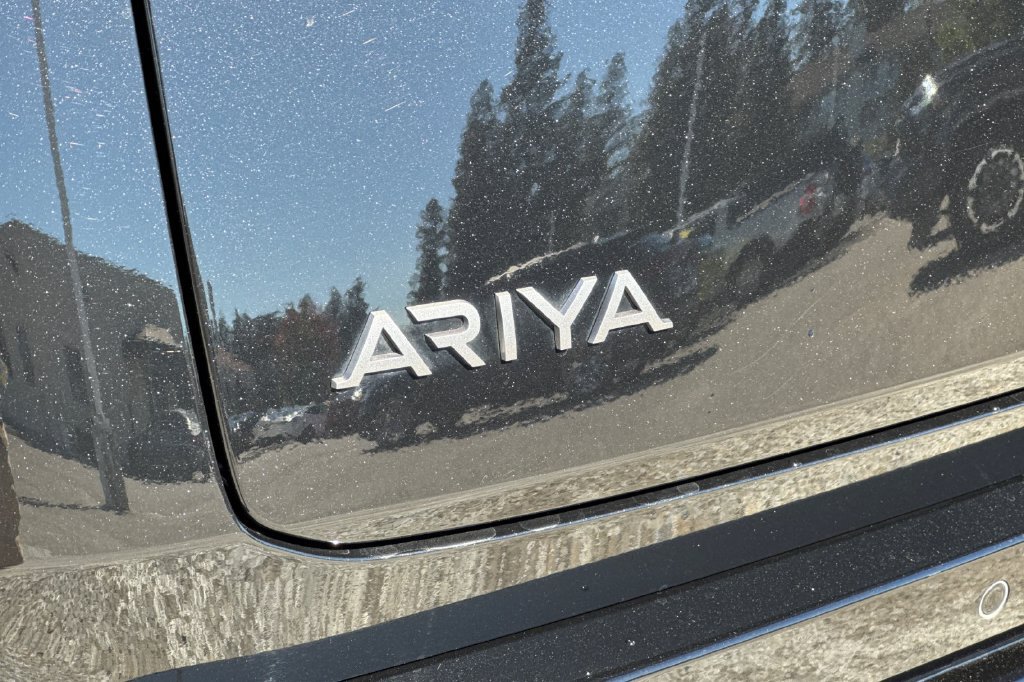 Used 2024 Nissan Ariya AWD image 27