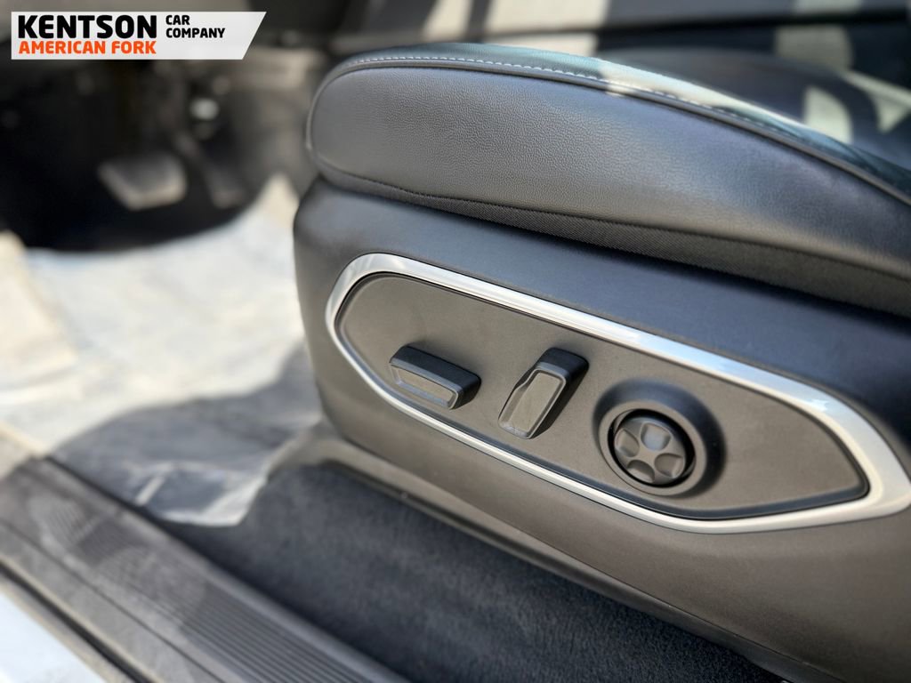 Used 2025 Jeep Wagoneer 4WD image 37