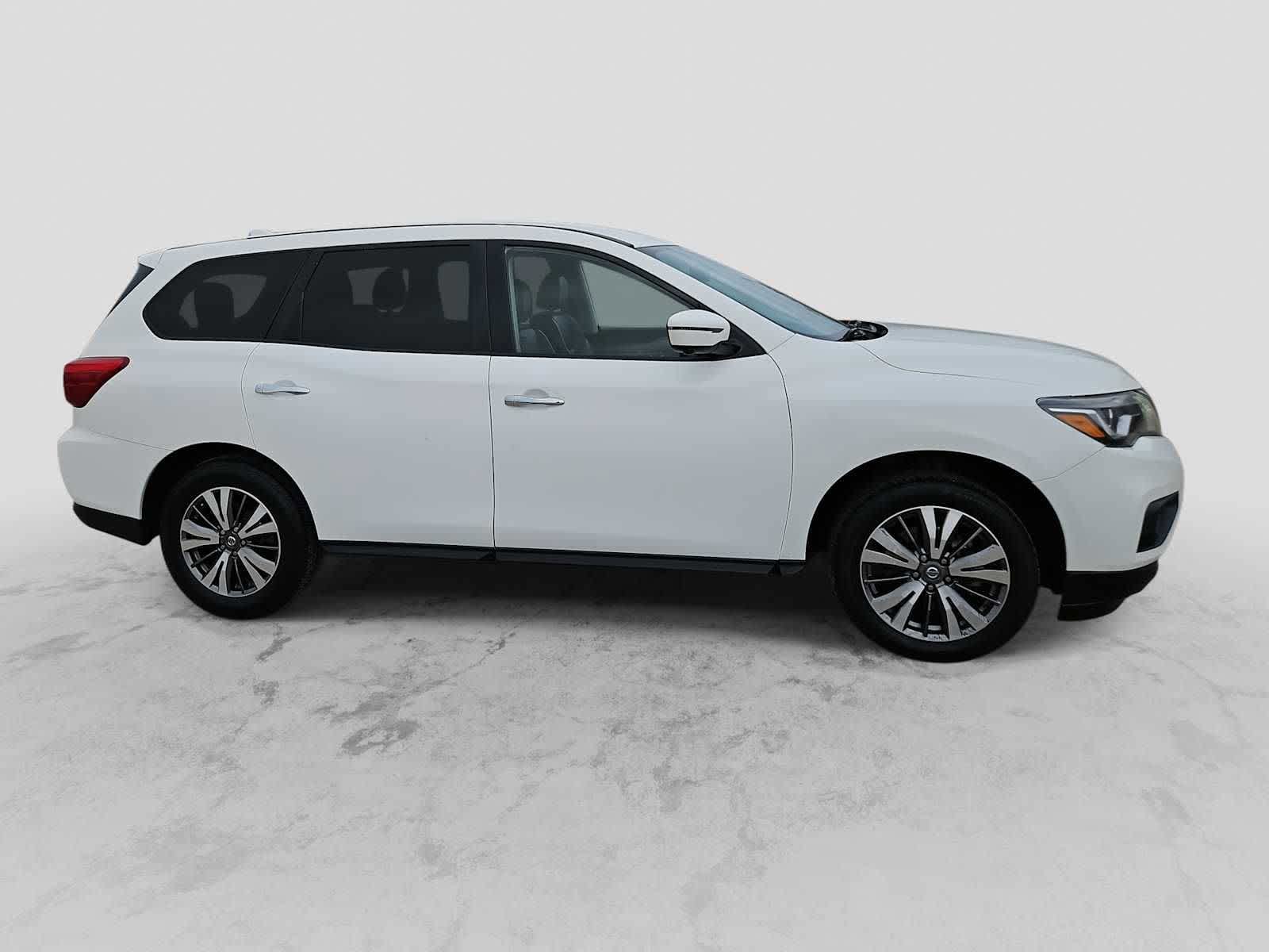Used 2020 Nissan Pathfinder SL FWD image 9