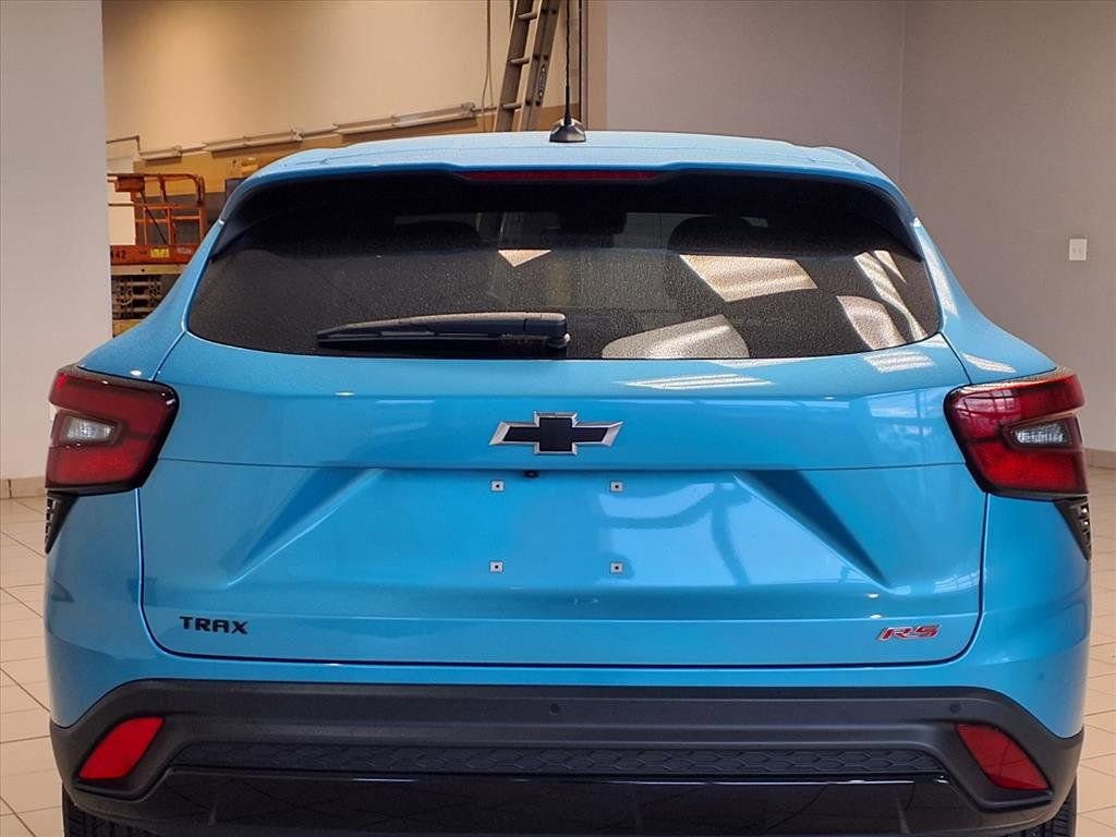 Used 2025 Chevrolet Trax RS w/ Driver Confidence Package image 24