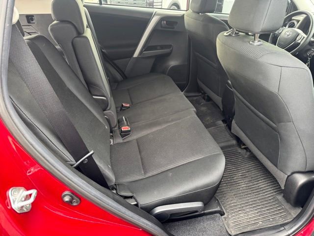 Used 2018 Toyota RAV4 LE image 14