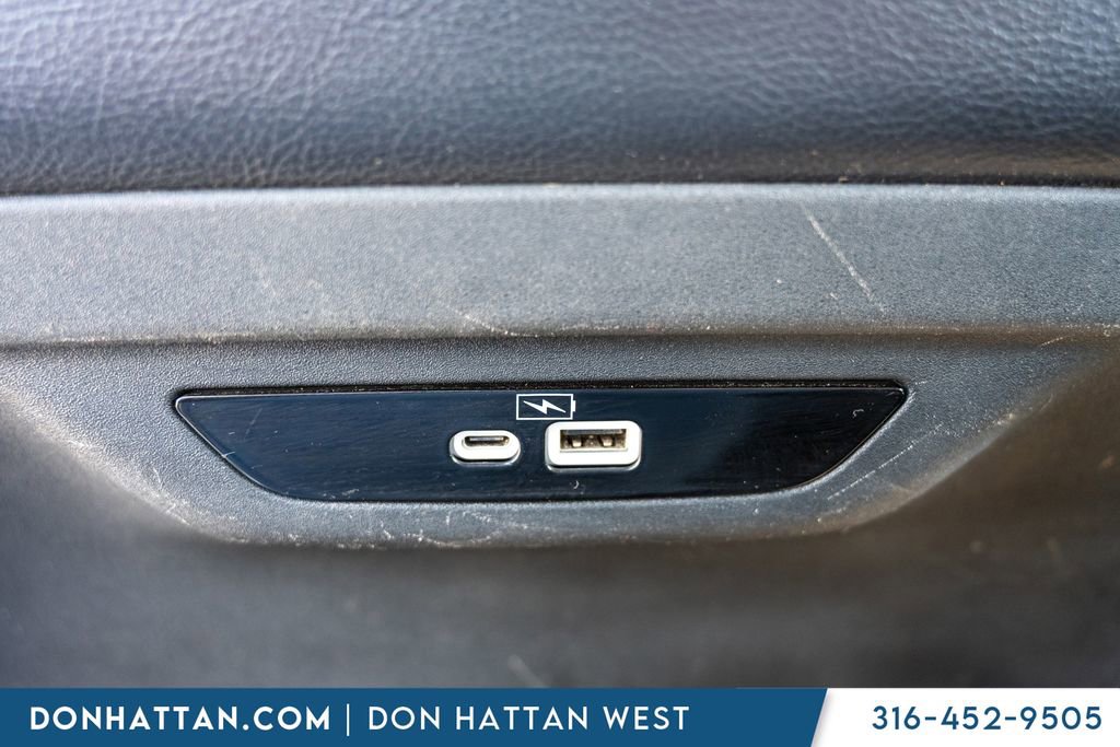 Used 2022 Chrysler Pacifica Touring-L image 23