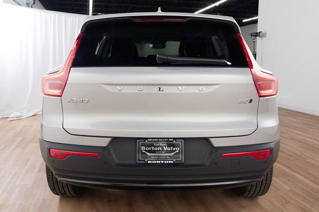 Certified 2025 Volvo XC40 B5 Ultra w/ Climate Package image 4