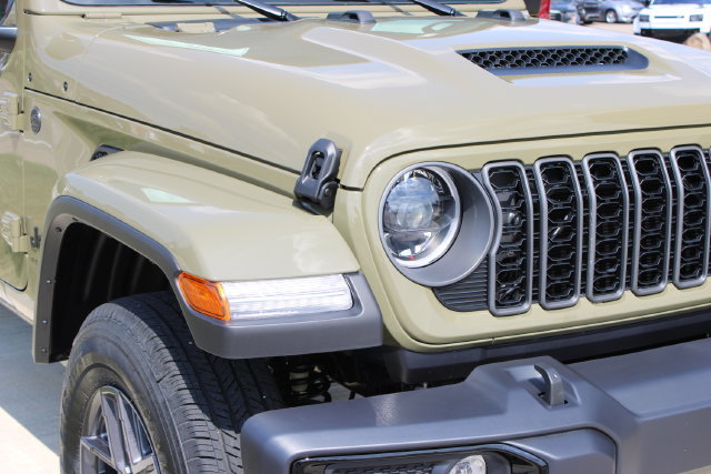 New 2026 Jeep Gladiator Sport AWD/4WD image 5