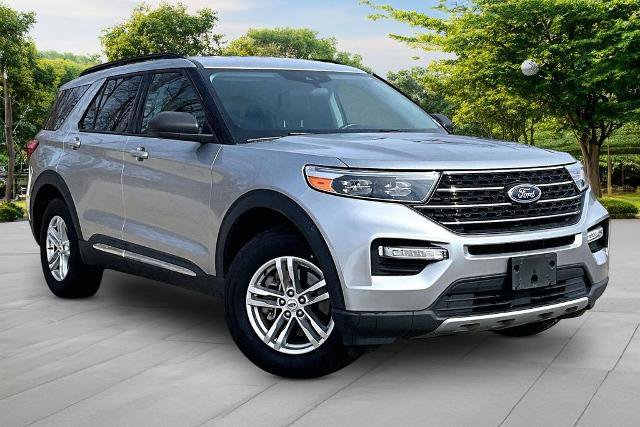 Certified 2023 Ford Explorer XLT w/ Equipment Group 202A AWD/4WD image 1