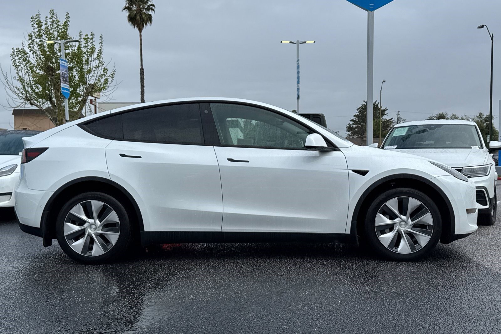 Used 2022 Tesla Model Y Long Range AWD/4WD image 7