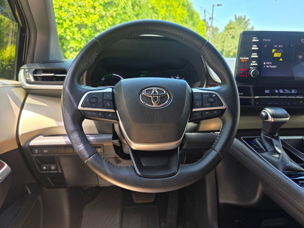 Used 2021 Toyota Sienna XLE FWD image 20