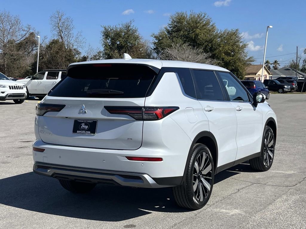 New 2026 Mitsubishi Outlander SE image 4