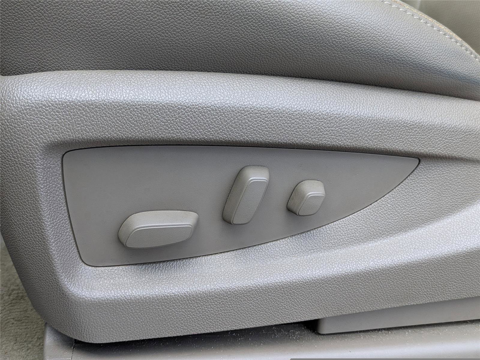 Used 2015 Chevrolet Tahoe LTZ RWD image 11