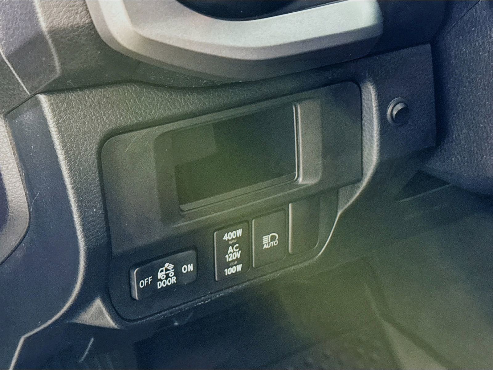 Used 2018 Toyota Tacoma TRD Off-Road image 8