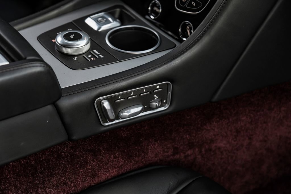 Used 2016 Aston Martin Rapide S image 22