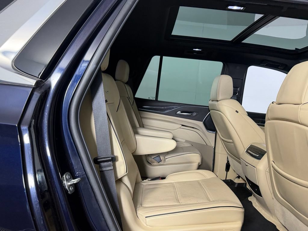 Used 2023 Cadillac Escalade Premium Luxury w/ Performance Package AWD/4WD image 25